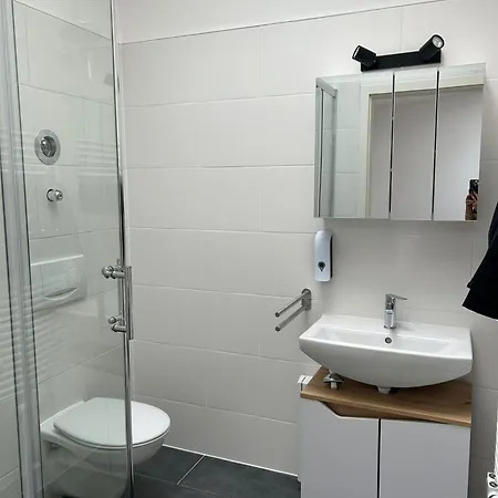Apartmenthaus Stoetteritz Mit Kueche, Waschmaschine, Bad, Wifi, Flat Tv Usw * Leipzig